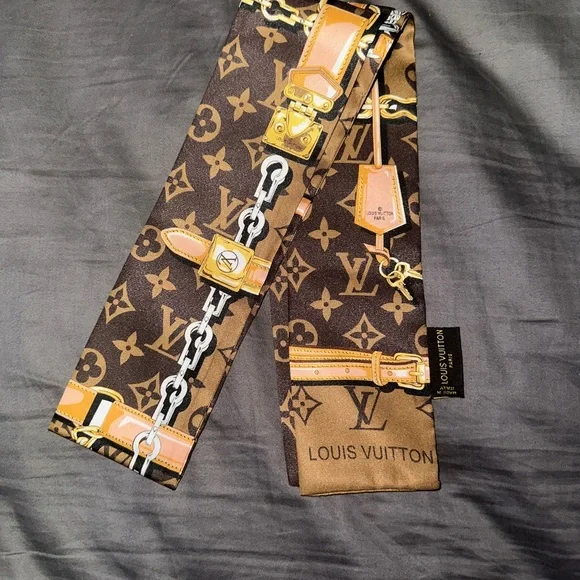 Louis Vuitton Monogram Confidential Bandeau Scarf - Picture 2 of 4